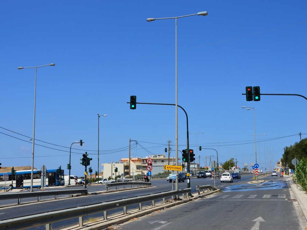 Φωτεινοί σηματοδότες στον Εσταυρωμένο Ηρακλείου